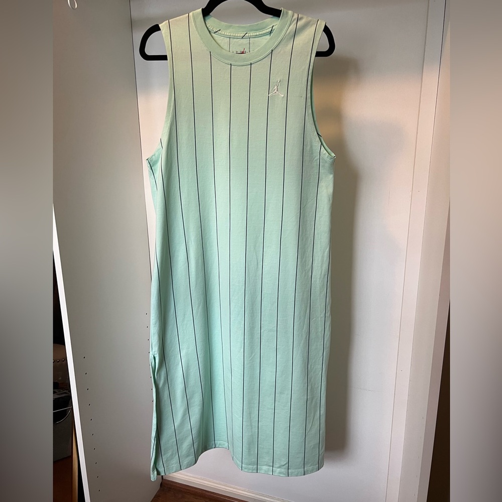 Air Jordan Cotton Loose Fitting Dress. Small